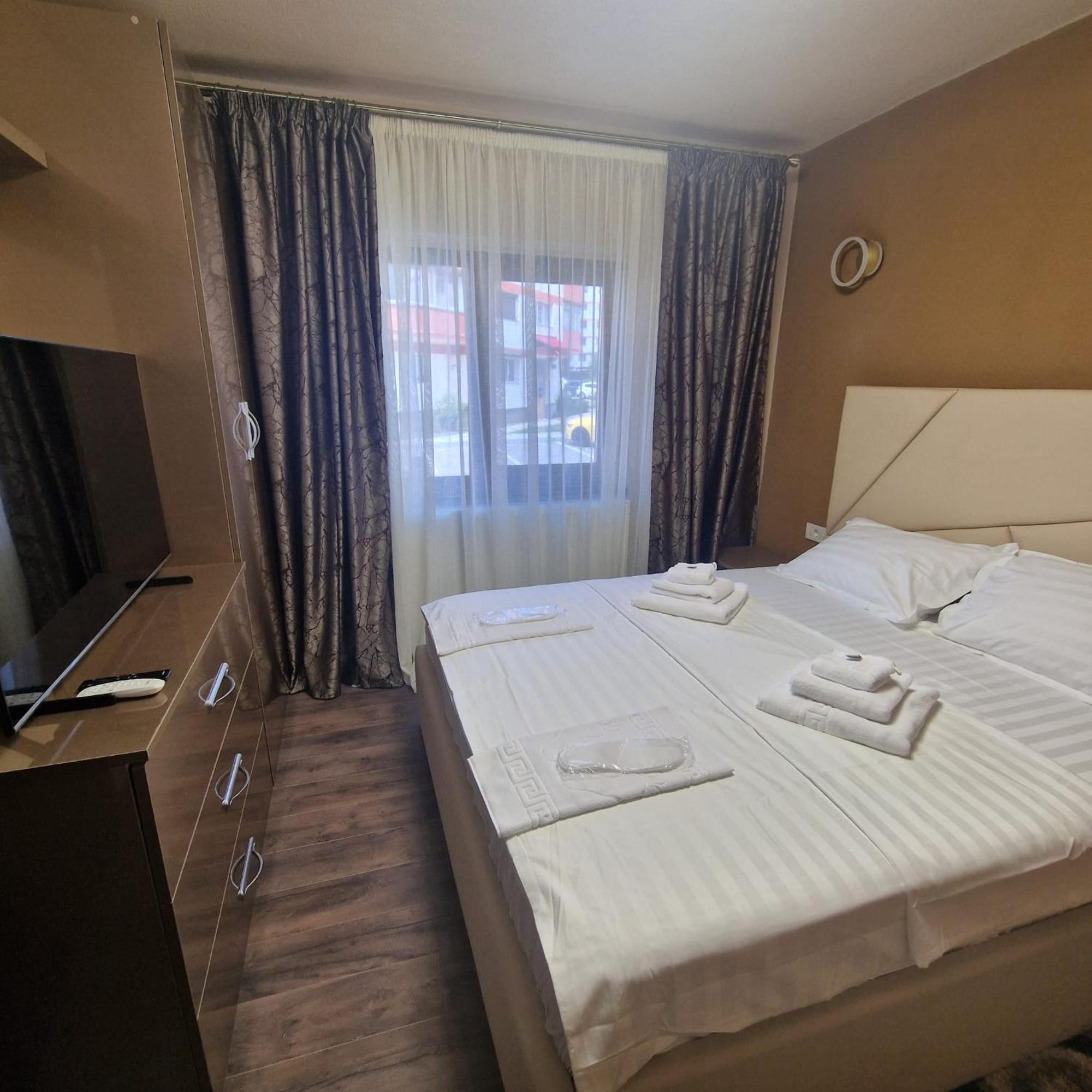 Apartament Iulius 3 Manastire Куртя-де-Арджеш Экстерьер фото